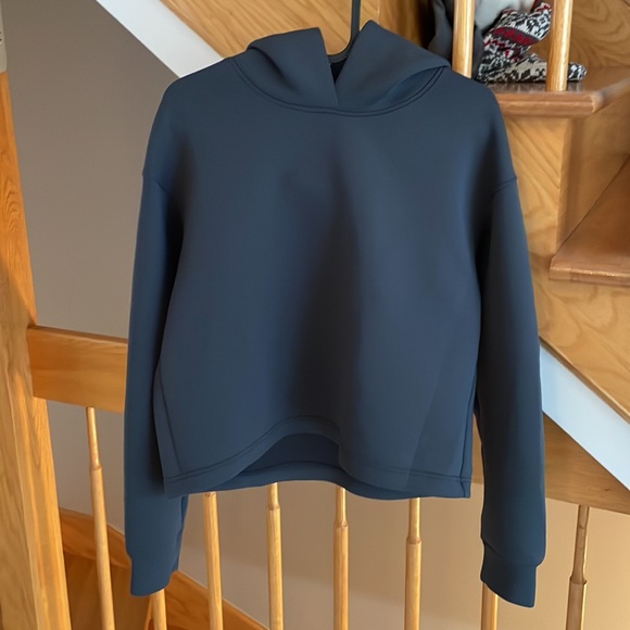Uniqlo Sweater - Picture 2 of 7